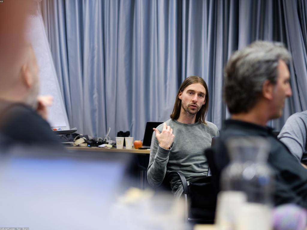 ចាប់ផ្តើមដំណើររបស់អ្នកនៅក្នុងពិភពឌីជីថល